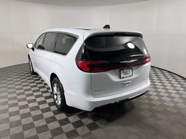 New 2026 Chrysler Pacifica Select AWD/4WD image 3