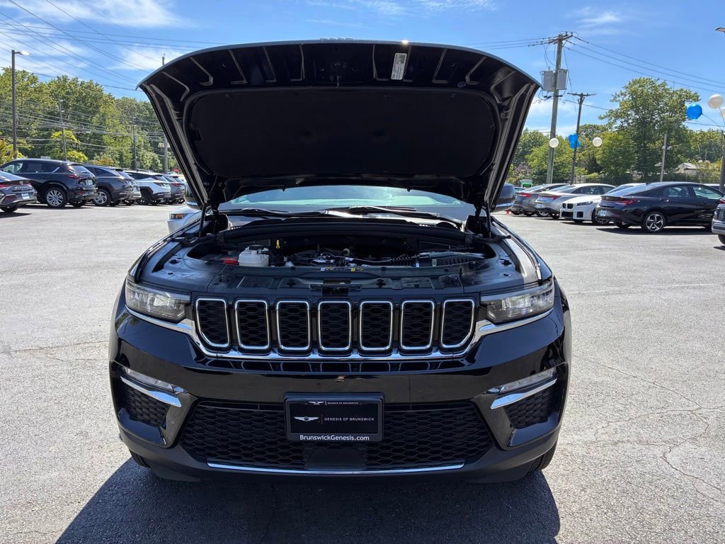 Used 2024 Jeep Grand Cherokee Limited AWD/4WD image 10