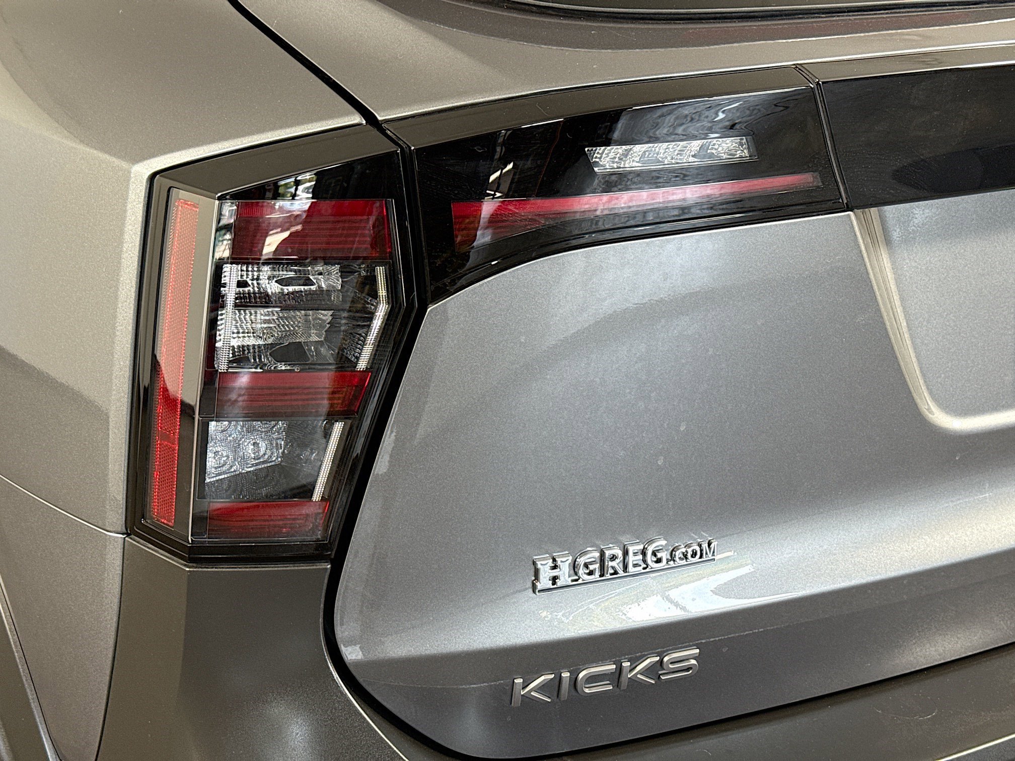 Used 2025 Nissan Kicks SR w/ Interior Electronics Package image 36