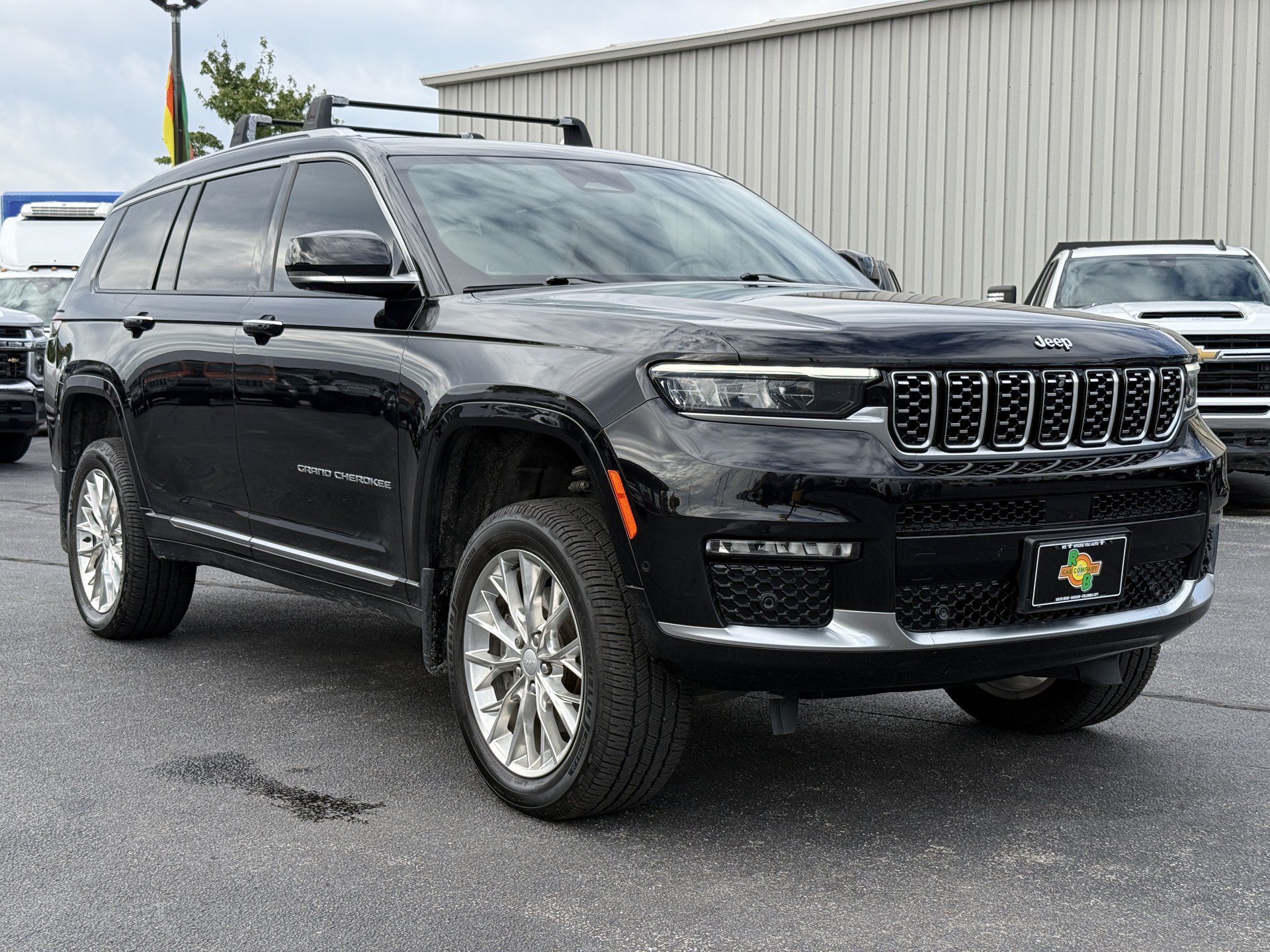 Used 2021 Jeep Grand Cherokee L Summit w/ Luxury Tech Group V AWD/4WD image 2