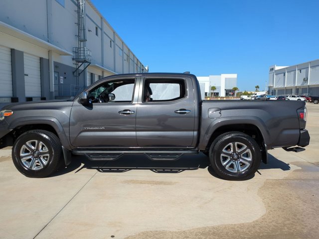 Used 2016 Toyota Tacoma Limited w/ Towing Package AWD/4WD image 9