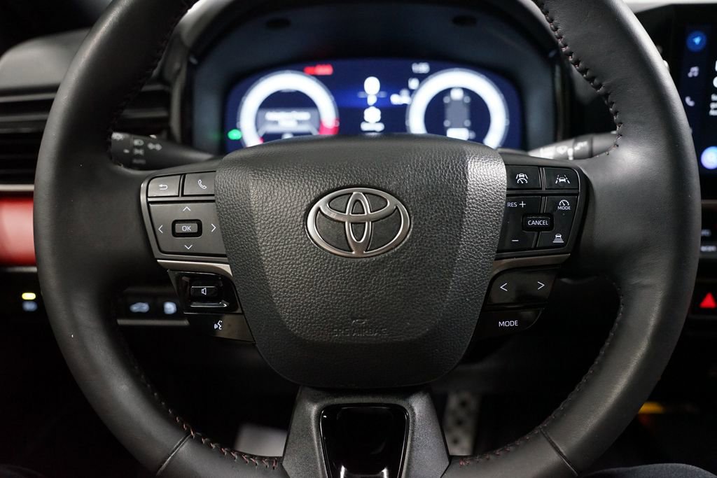 Used 2025 Toyota Camry XSE FWD image 12