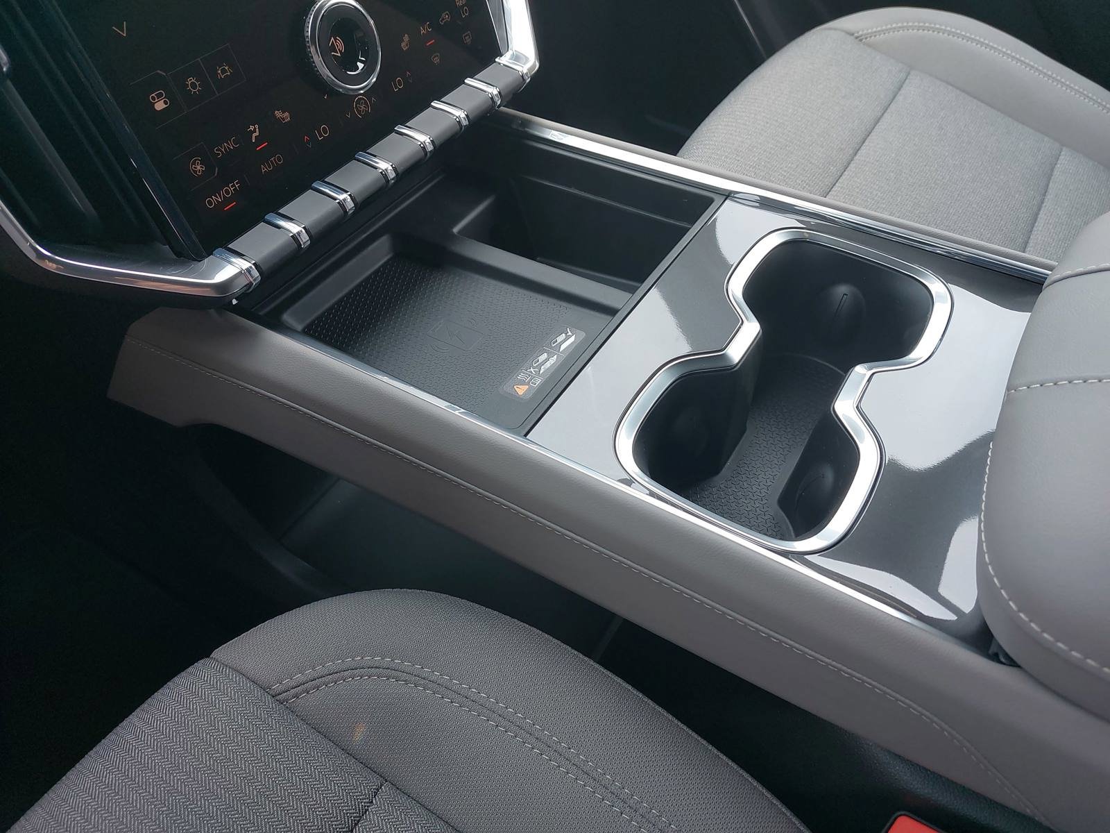 New 2025 GMC Acadia Elevation FWD image 27