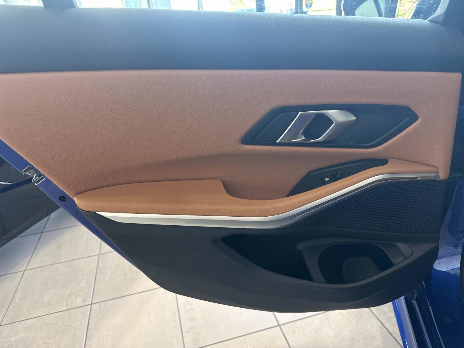 Used 2024 BMW 330e image 11