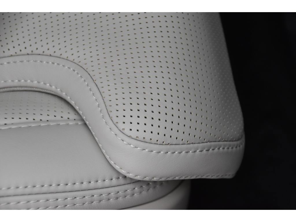 Certified 2025 Volvo S90 B6 Ultra image 33