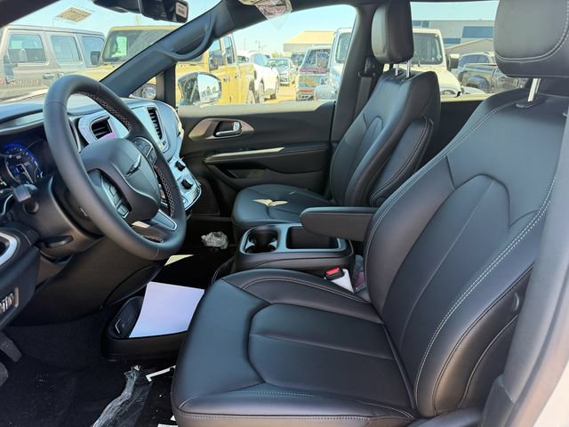 New 2026 Chrysler Voyager LX FWD image 12