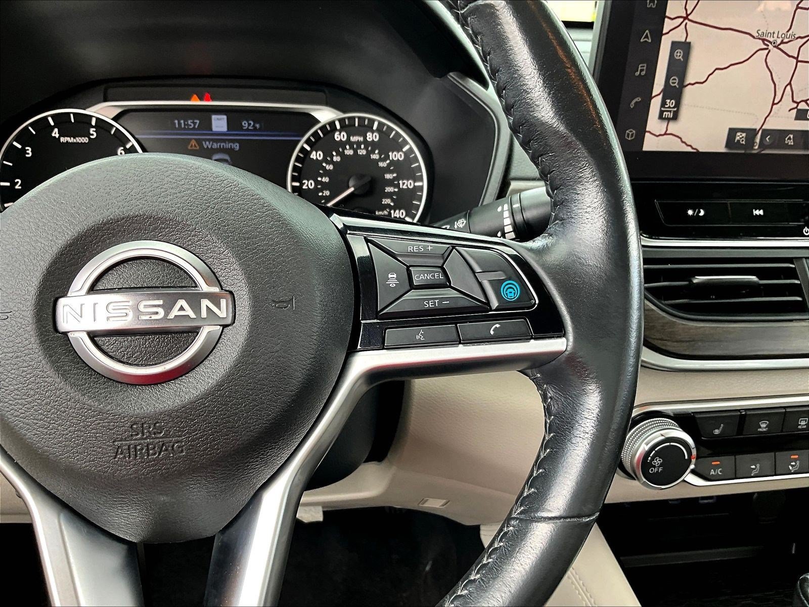 Used 2023 Nissan Altima 2.5 SV w/ SV Premium Package FWD image 12