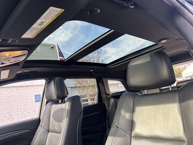 Used 2020 Jeep Grand Cherokee Limited w/ Luxury Group II image 18