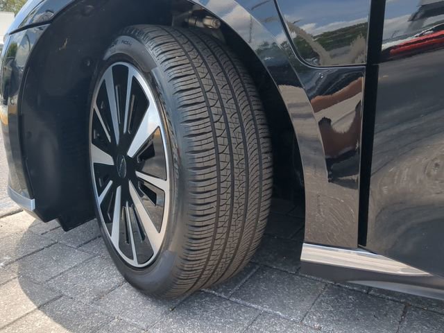 Used 2024 Lucid Air Pure RWD image 33