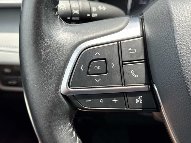 Used 2021 Toyota Highlander XLE AWD/4WD image 25