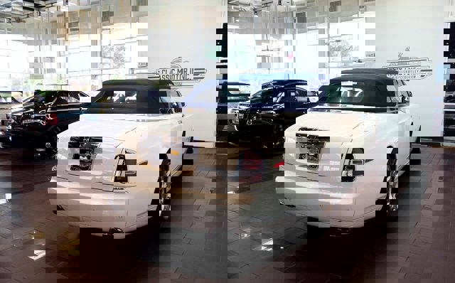 Used 2011 Rolls-Royce Phantom Drophead Coupe image 15