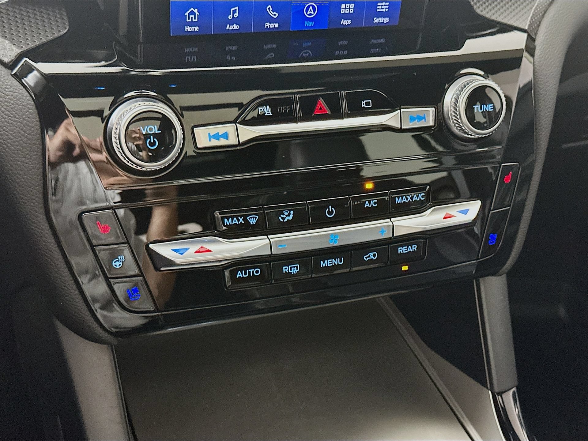 Used 2023 Ford Explorer ST w/ Equipment Group 401A AWD/4WD image 17