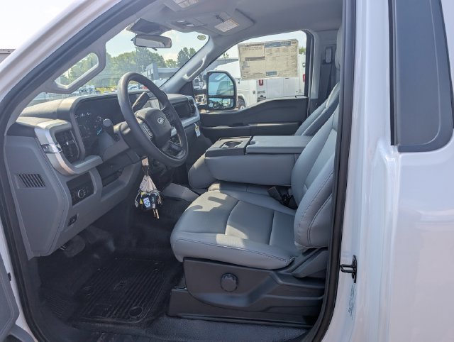 New 2026 Ford F550 4x4 Regular Cab Super Duty image 13