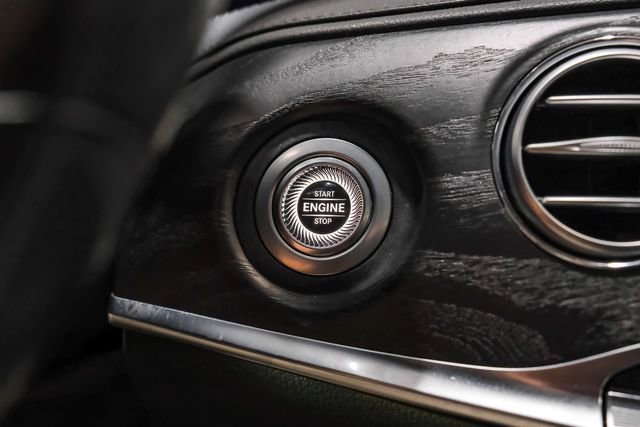 Used 2018 Mercedes-Benz S 560 4MATIC Sedan image 32