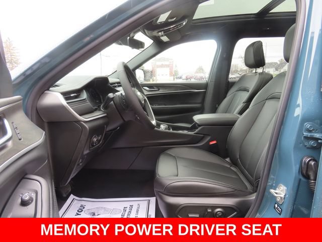 New 2026 Jeep Grand Cherokee L Limited w/ Limited Altitude Package AWD/4WD image 19