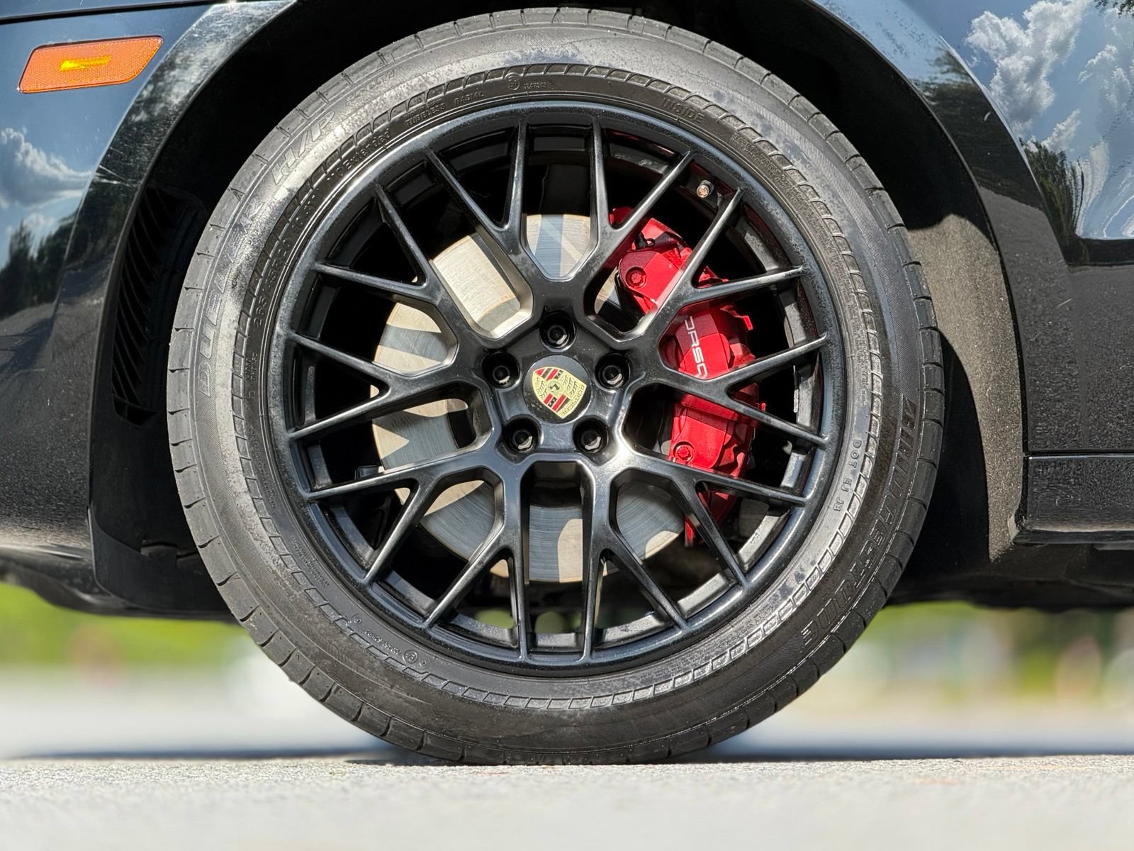 Used 2017 Porsche Macan GTS w/ Sport Chrono Package AWD/4WD image 19