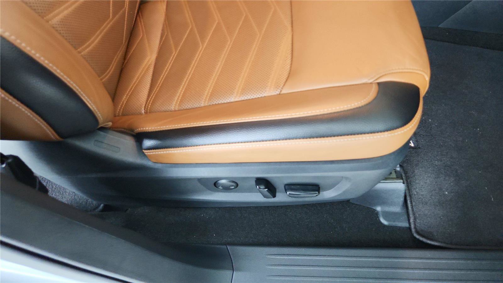 Used 2024 Nissan Pathfinder Platinum FWD image 23