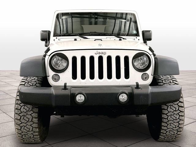 Used 2016 Jeep Wrangler Unlimited Rubicon w/ Connectivity Group AWD/4WD image 3