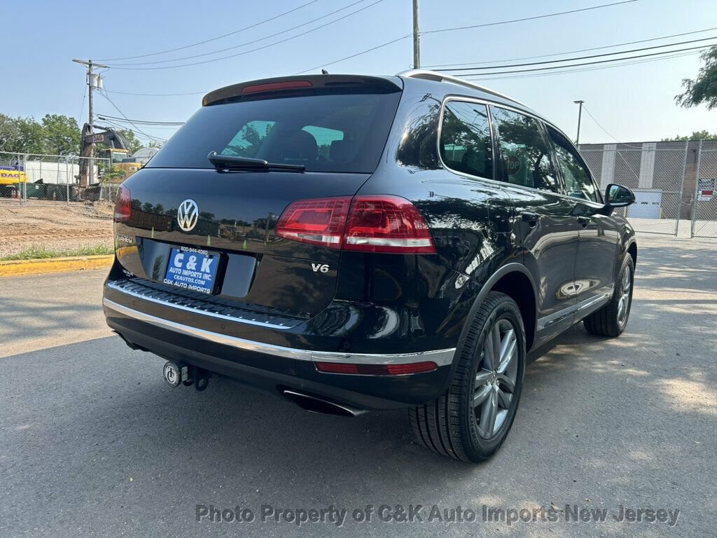Used 2015 Volkswagen Touareg VR6 AWD/4WD image 10