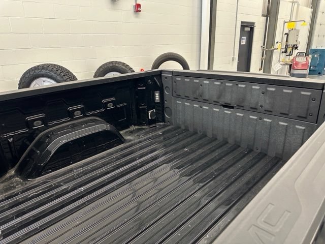 Used 2024 GMC Sierra 1500 SLT AWD/4WD image 12