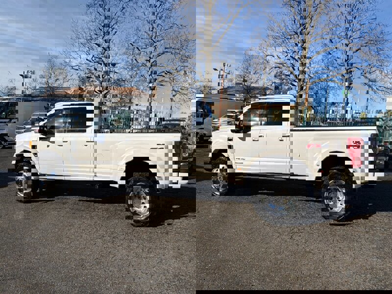 Used 2018 Ford F450 Platinum w/ Platinum Ultimate Package AWD/4WD image 12