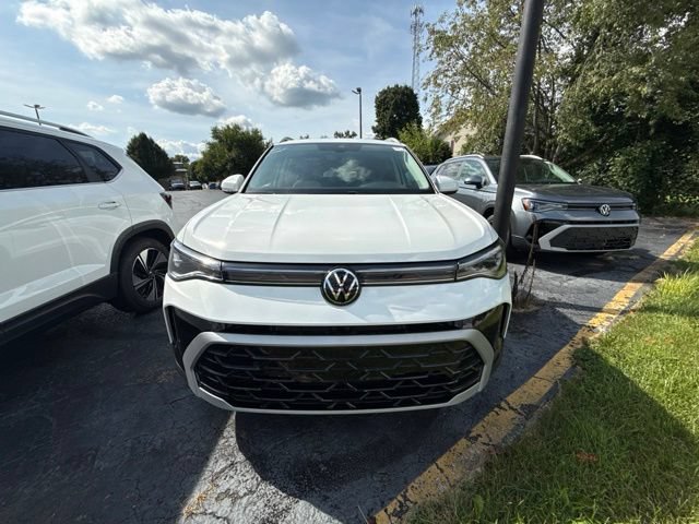 New 2026 Volkswagen Taos SEL AWD/4WD image 2