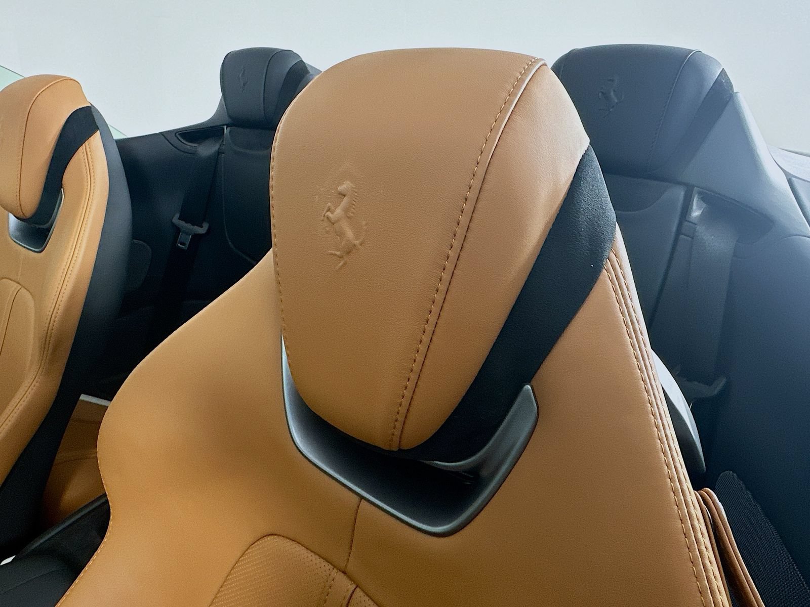 Used 2024 Ferrari Roma Spider RWD image 37