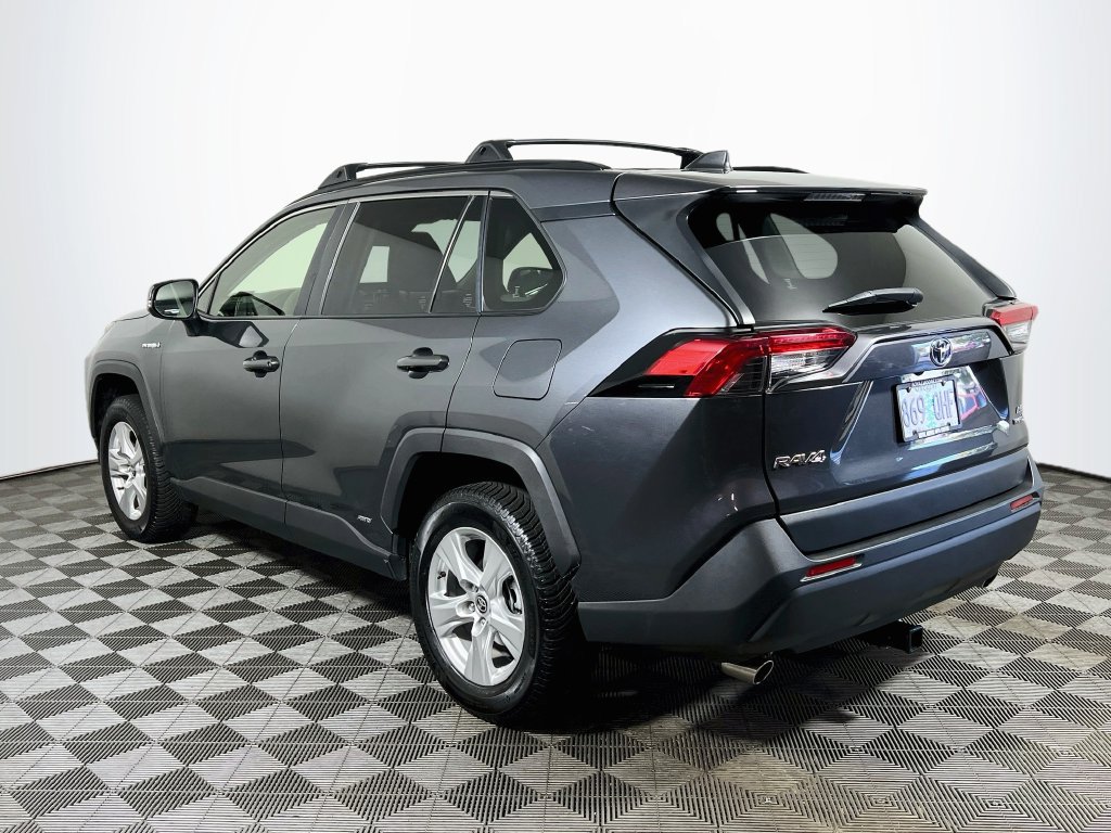 Certified 2020 Toyota RAV4 LE w/ Carpet Mat Package AWD/4WD image 5