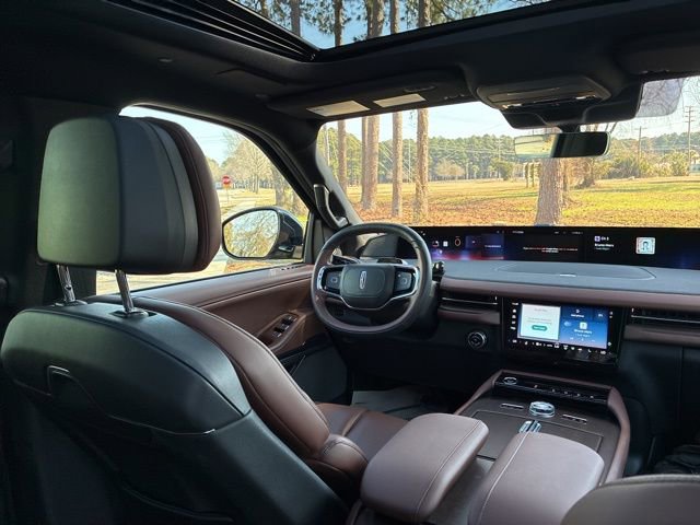 Certified 2025 Lincoln Navigator Reserve image 26