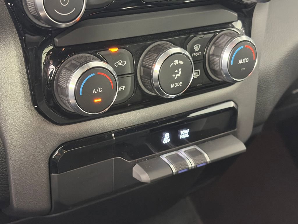 Used 2022 RAM 1500 Big Horn AWD/4WD image 21