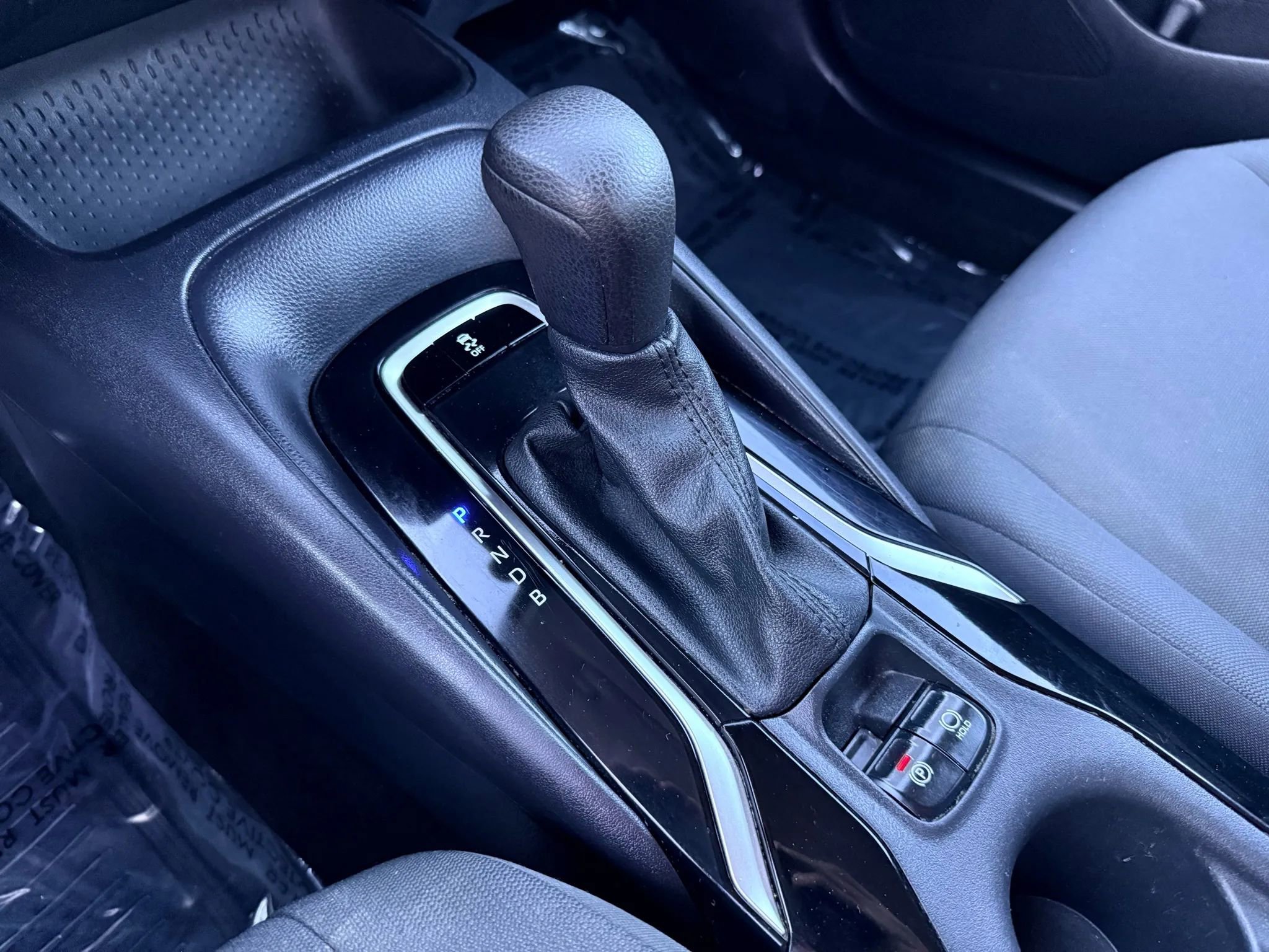 Used 2022 Toyota Corolla LE image 16