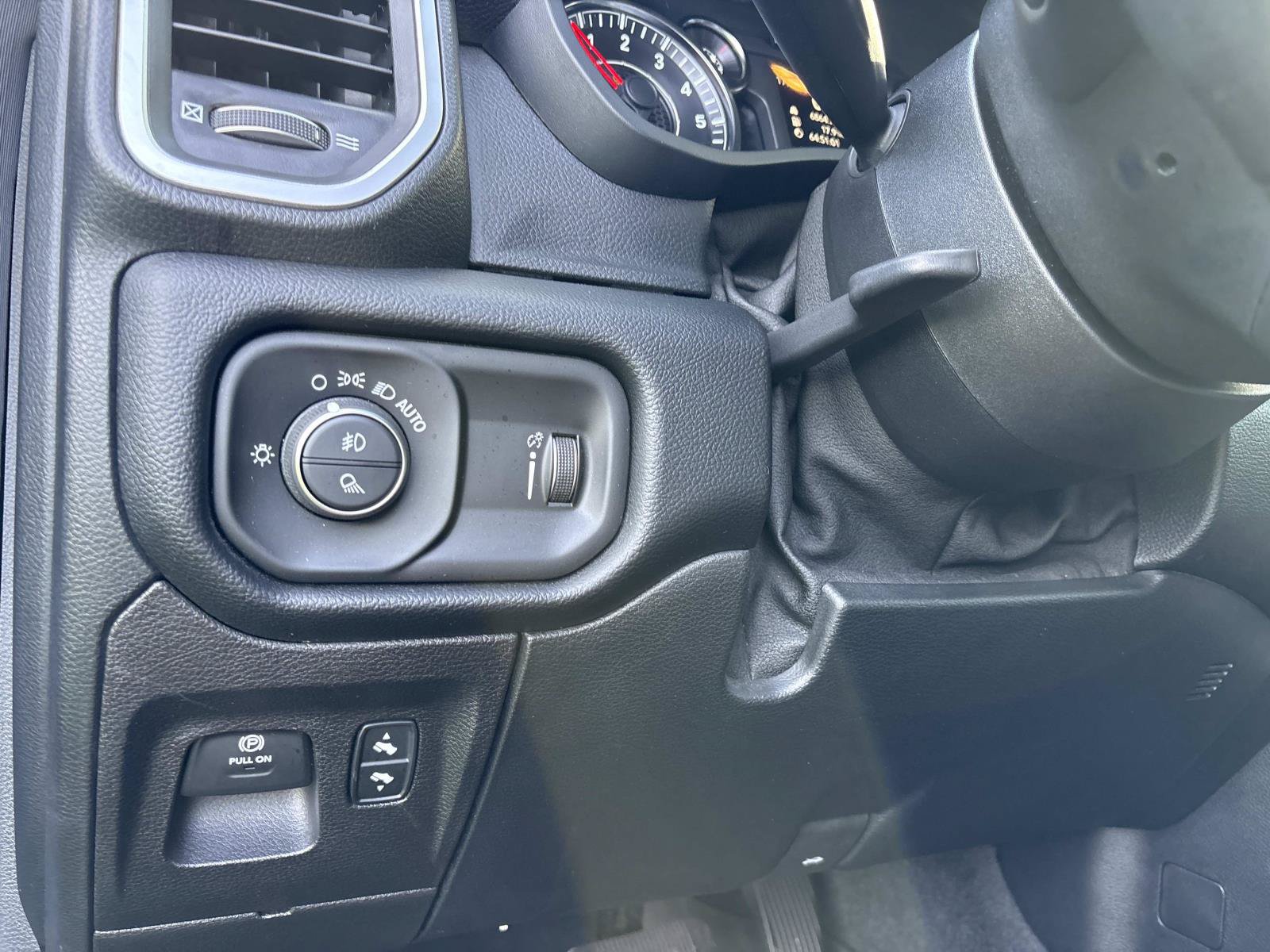 Used 2020 RAM 1500 Big Horn RWD image 32