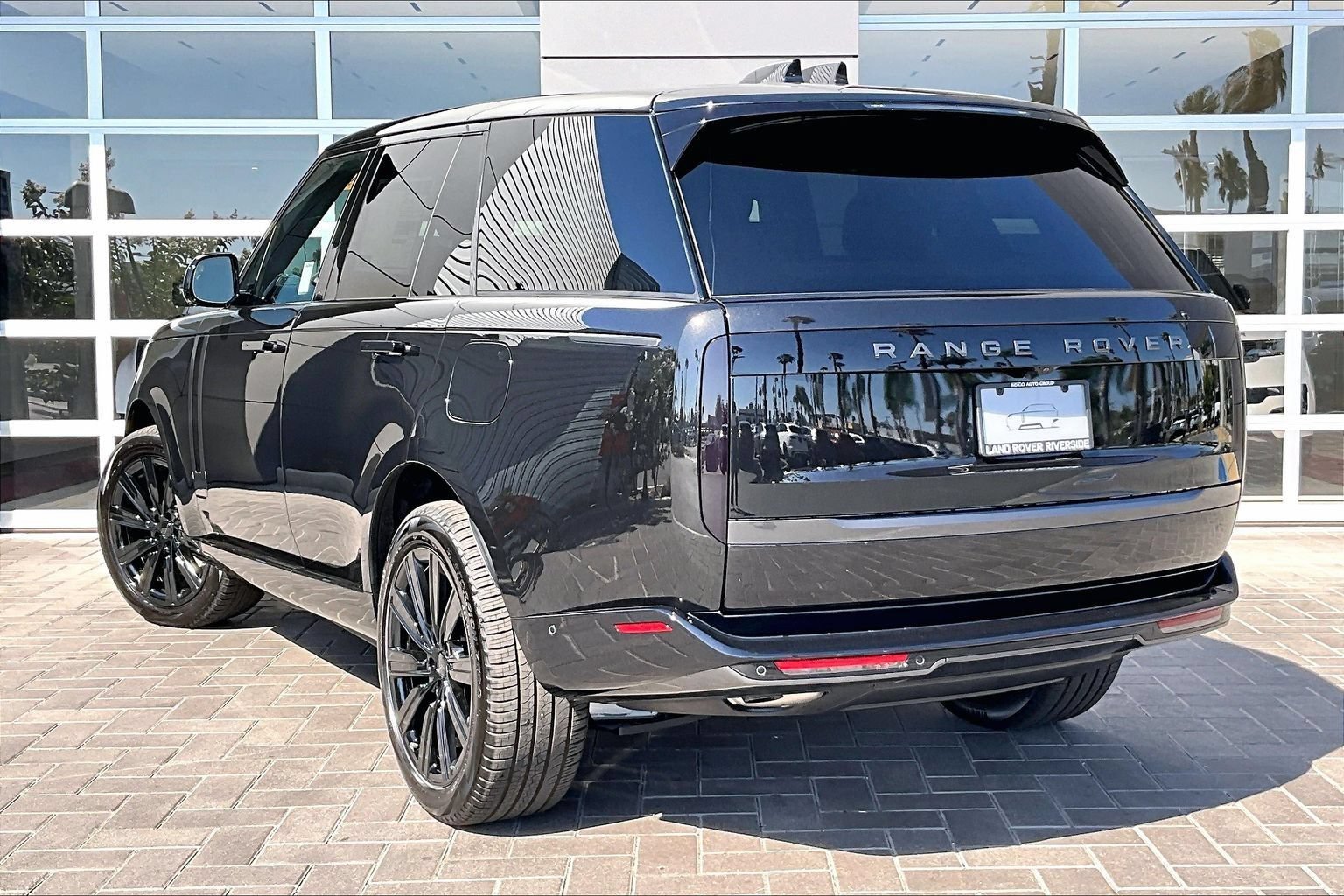 New 2026 Land Rover Range Rover SE AWD/4WD image 3