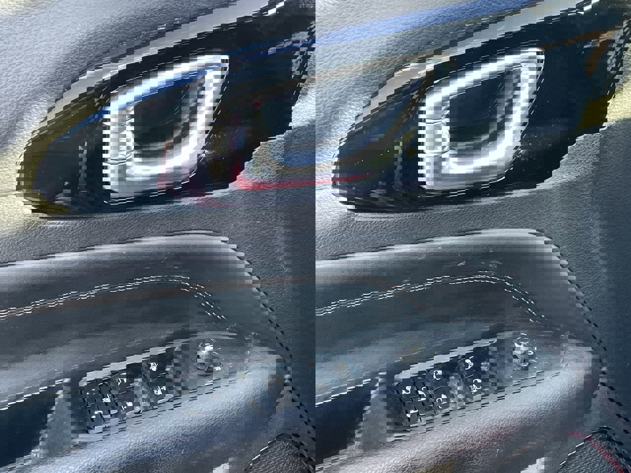 Used 2022 Jeep Compass Limited image 13