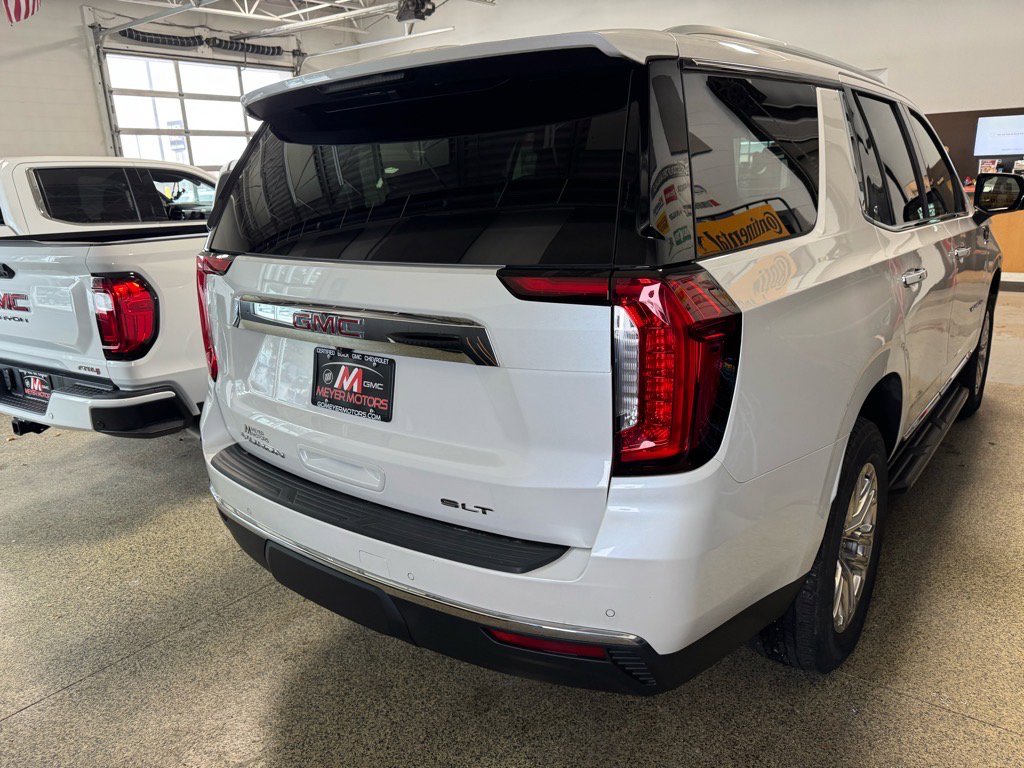 Used 2022 GMC Yukon SLT w/ SLT Premium Package image 5