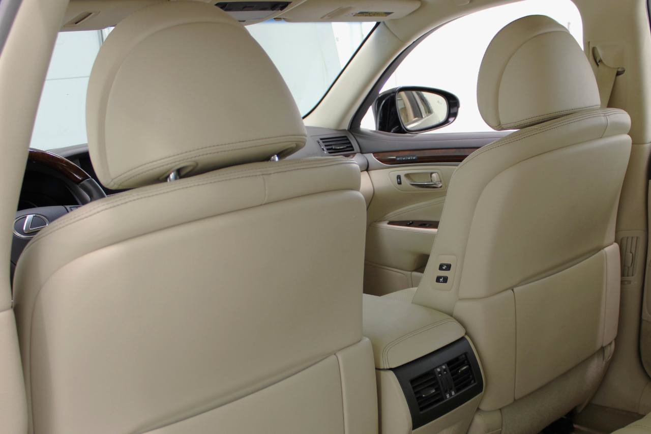 Used 2017 Lexus LS 460 w/ Comfort Package RWD image 37