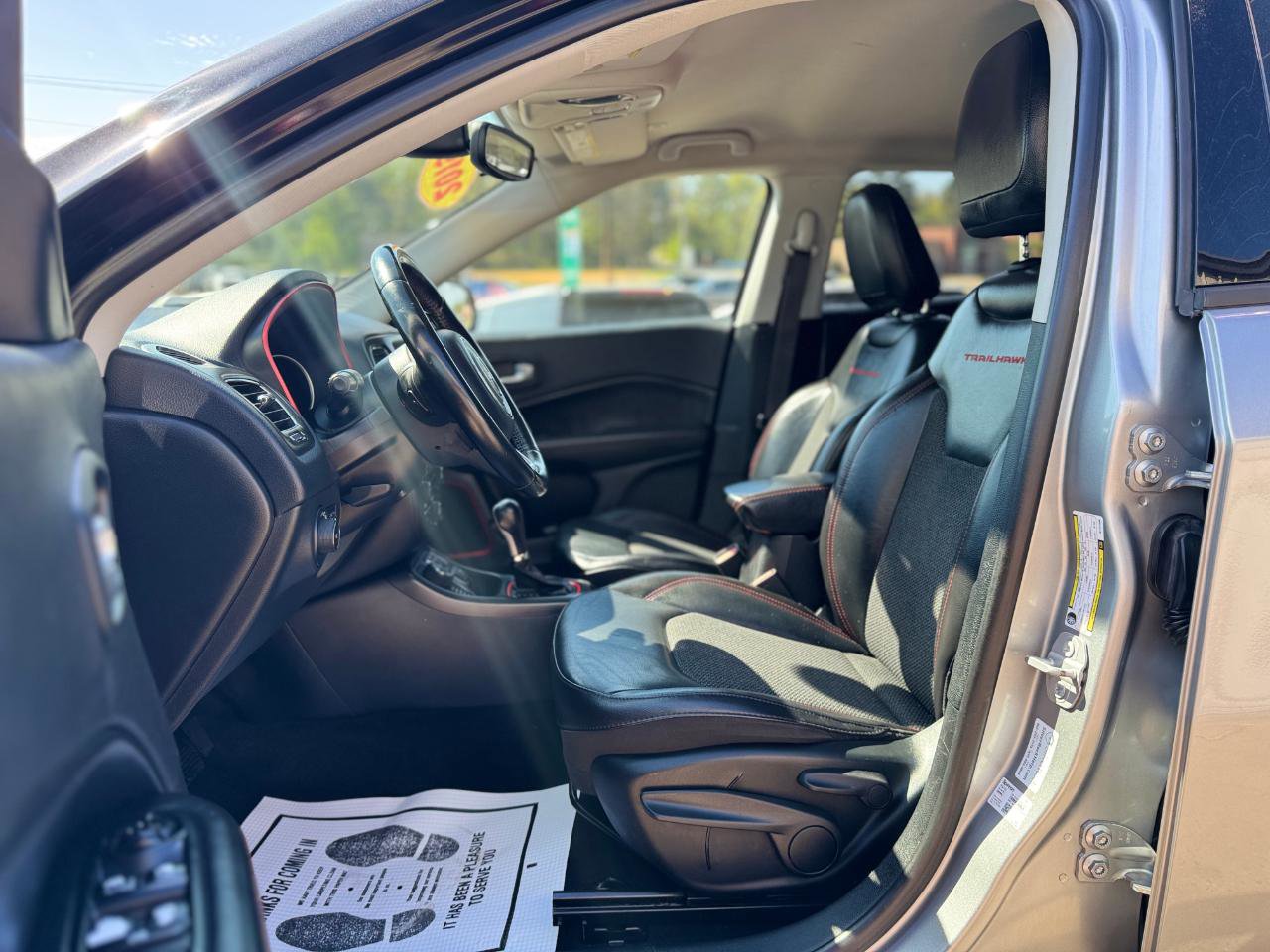 Used 2019 Jeep Compass Trailhawk AWD/4WD image 11