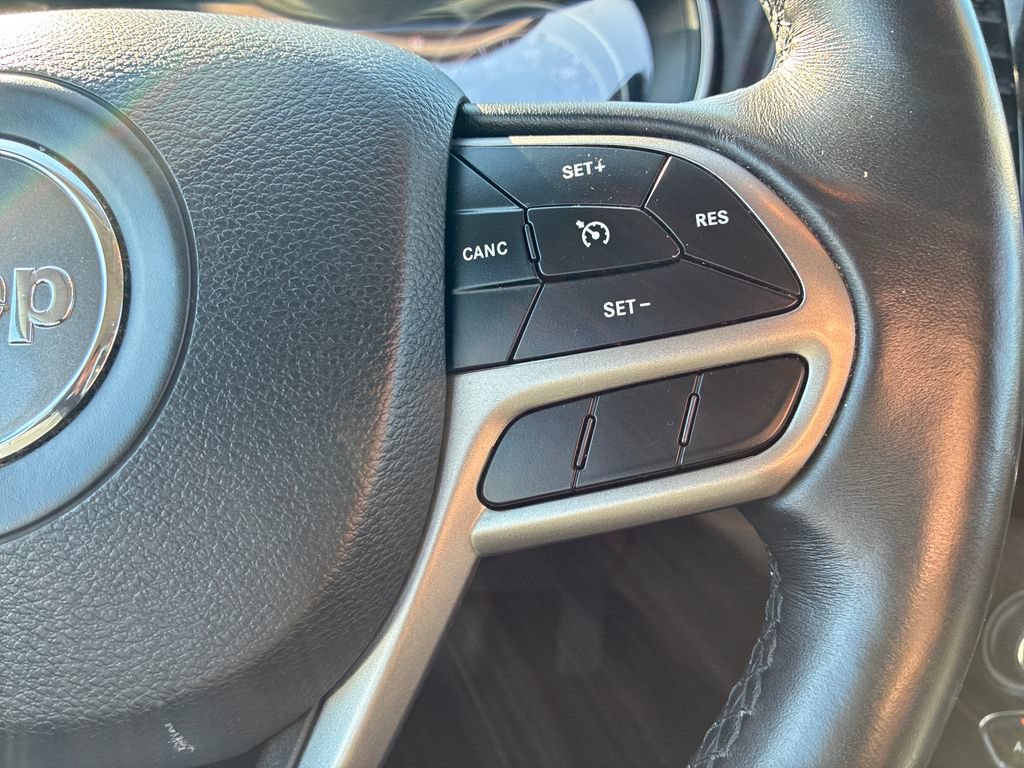 Used 2019 Jeep Cherokee Limited AWD/4WD image 26