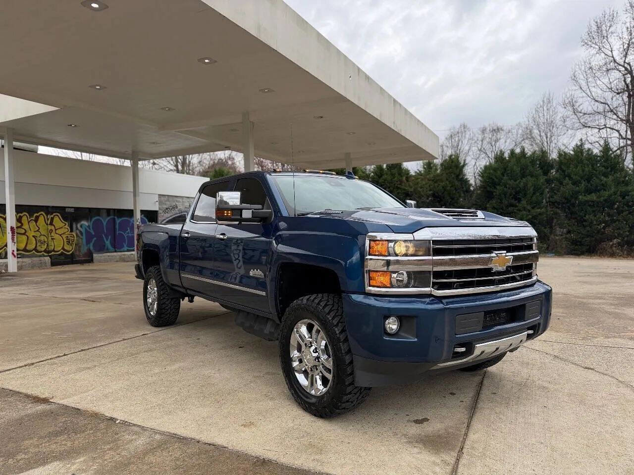 Used 2018 Chevrolet Silverado 2500 High Country w/ Duramax Plus Package image 1