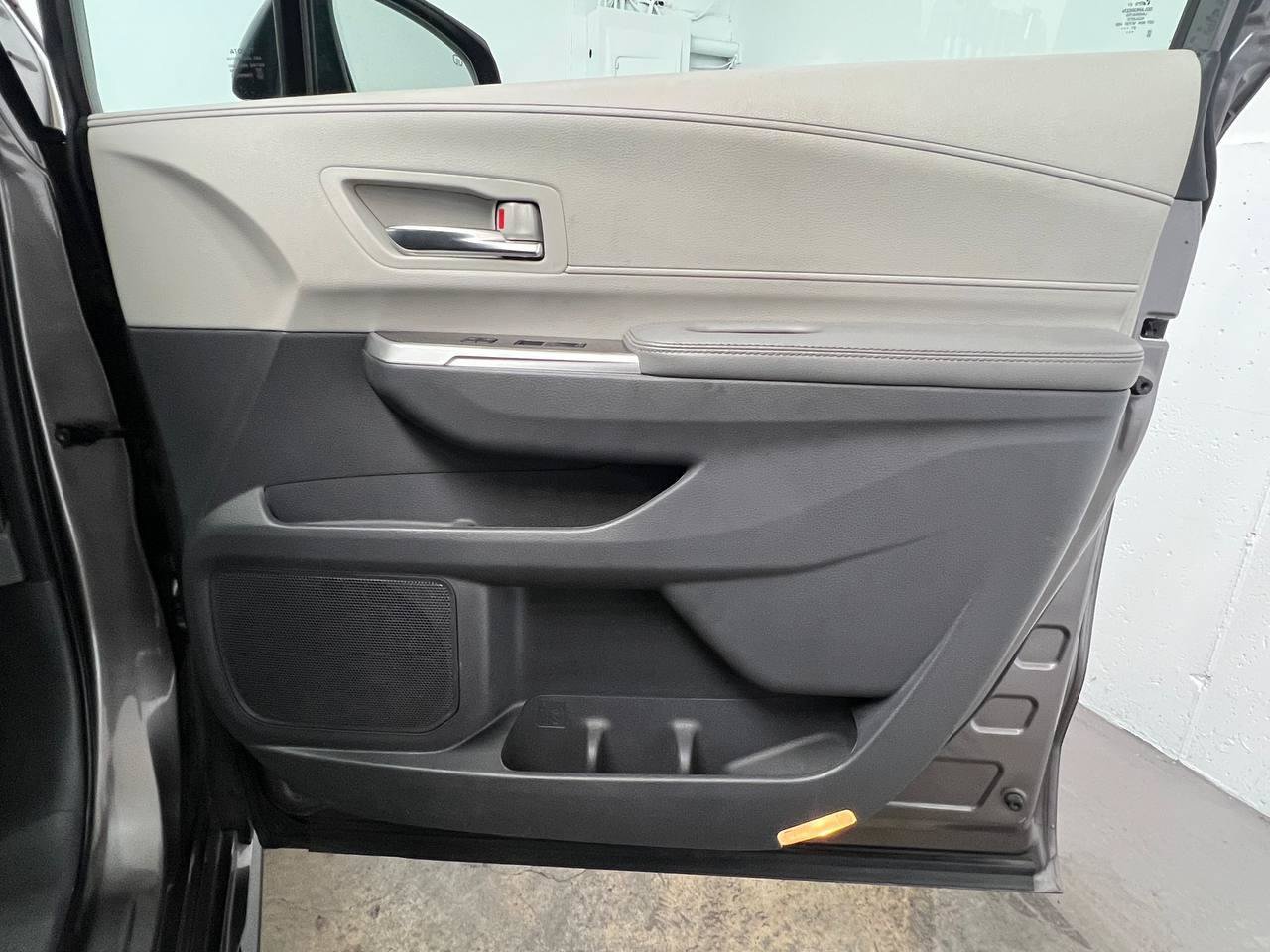 Used 2022 Toyota Sienna Limited AWD/4WD image 11