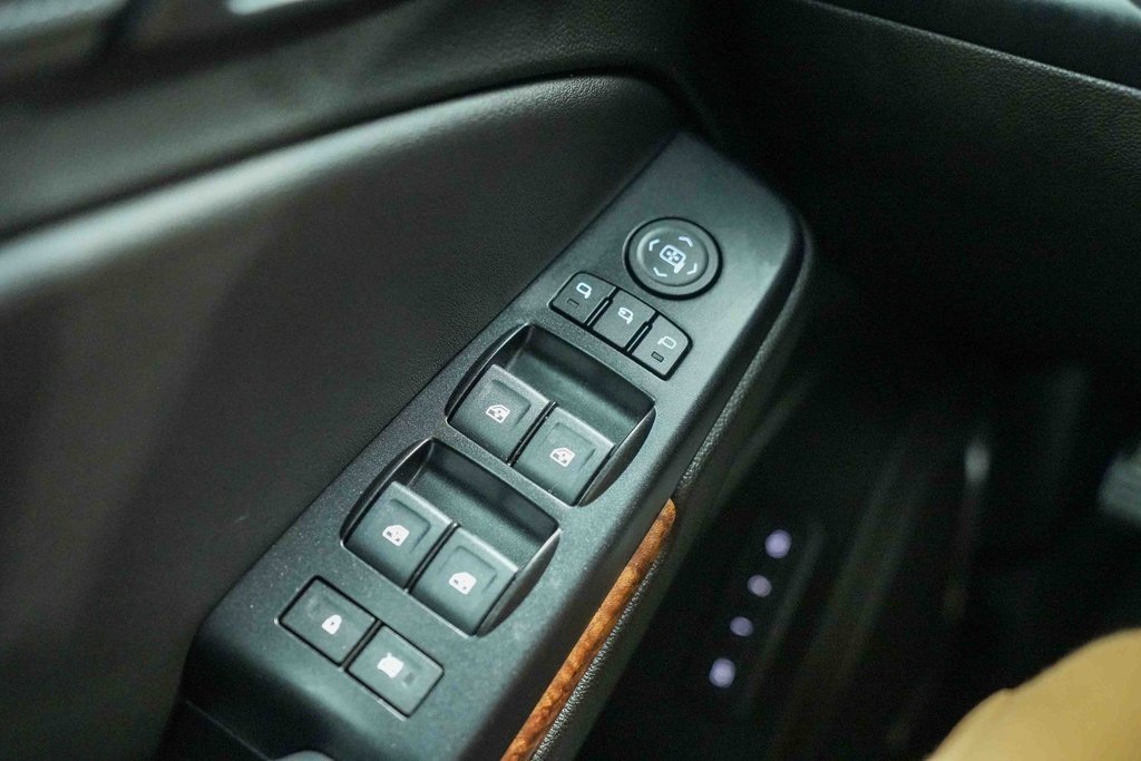 Used 2019 Chevrolet Suburban Premier image 30