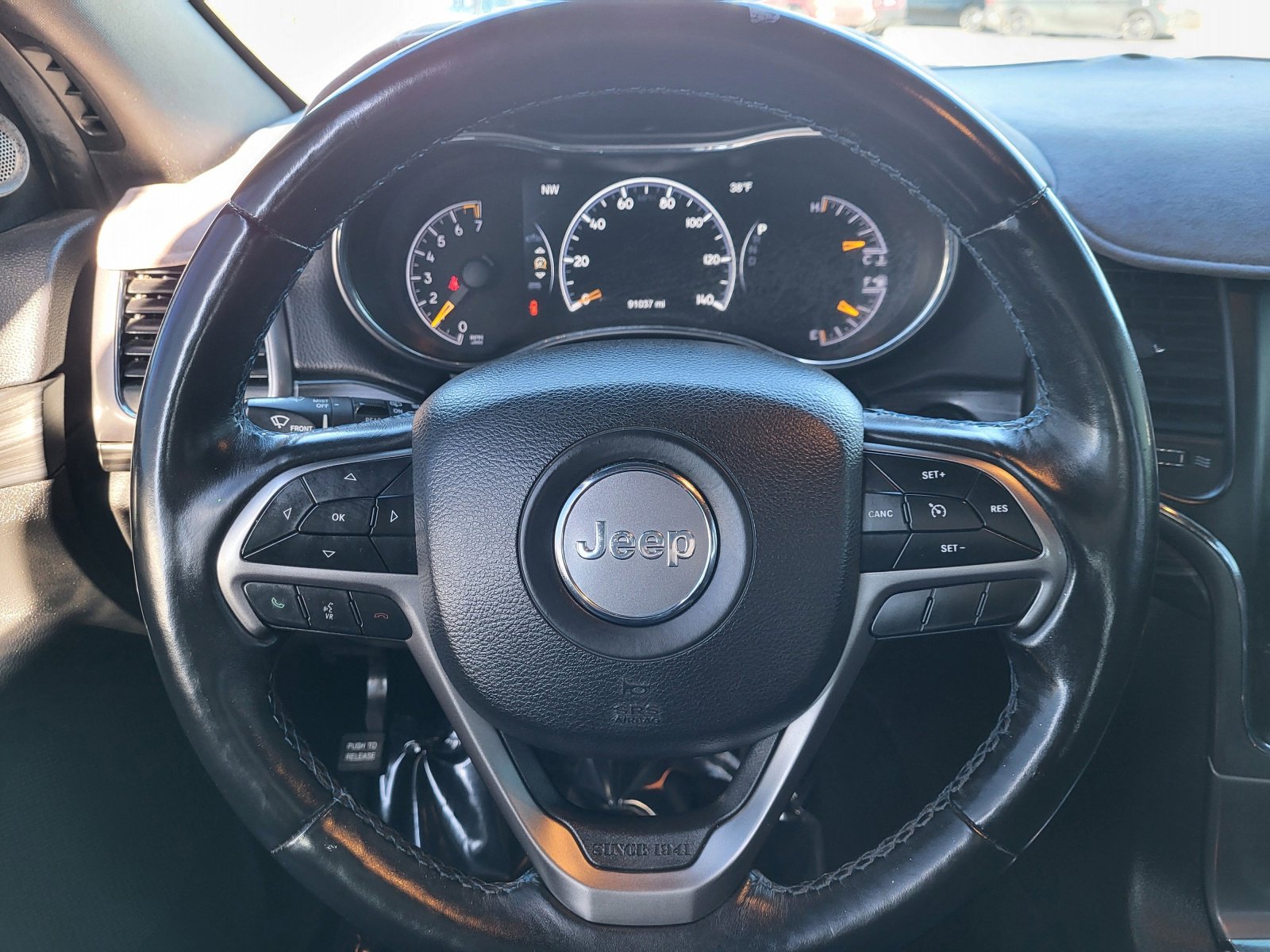 Used 2019 Jeep Grand Cherokee Laredo image 9