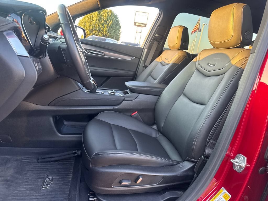 Certified 2024 Cadillac XT6 Luxury w/ LPO, Floor Liner Package AWD/4WD image 19