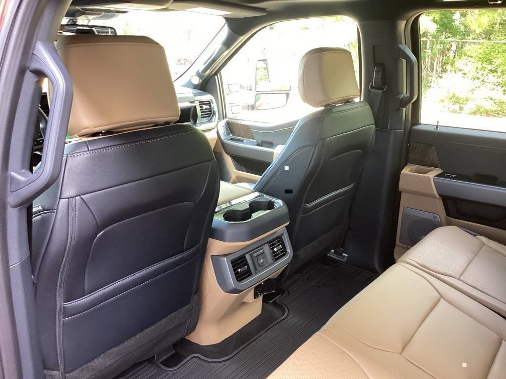 New 2025 Ford F250 Lariat w/ Black Appearance Package image 37