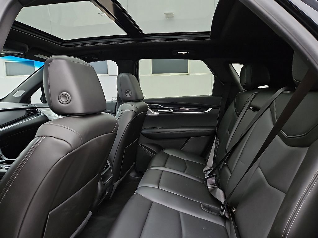 Used 2023 Cadillac XT5 Premium Luxury image 17