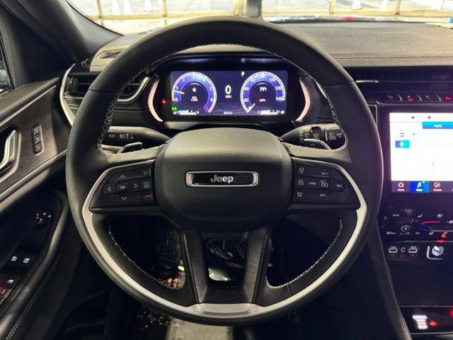 Used 2025 Jeep Grand Cherokee L Limited w/ Luxury Tech Group II AWD/4WD image 20