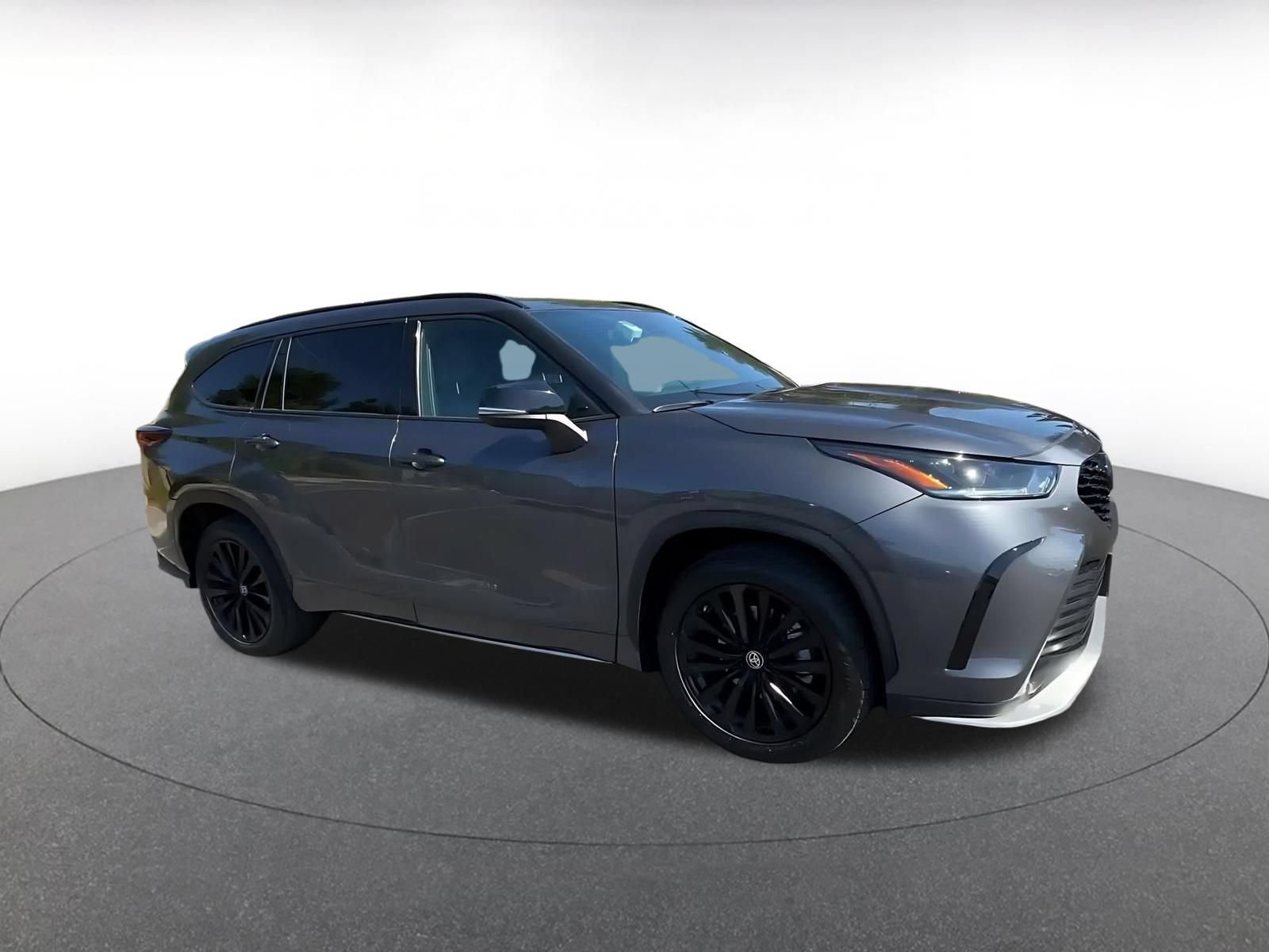 Used 2025 Toyota Highlander XSE AWD/4WD image 2