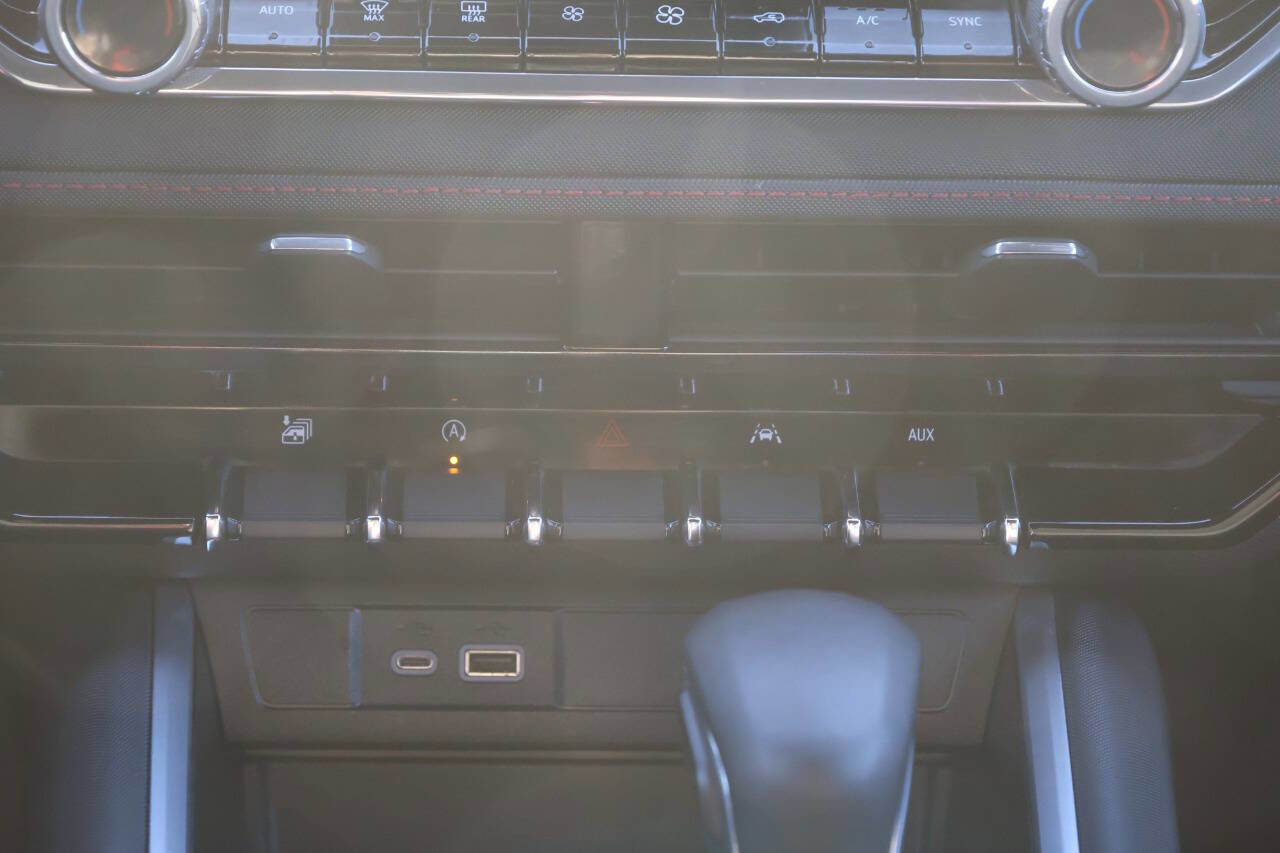 Used 2023 Chevrolet Colorado Z71 w/ Z71 Convenience Package 2 image 21