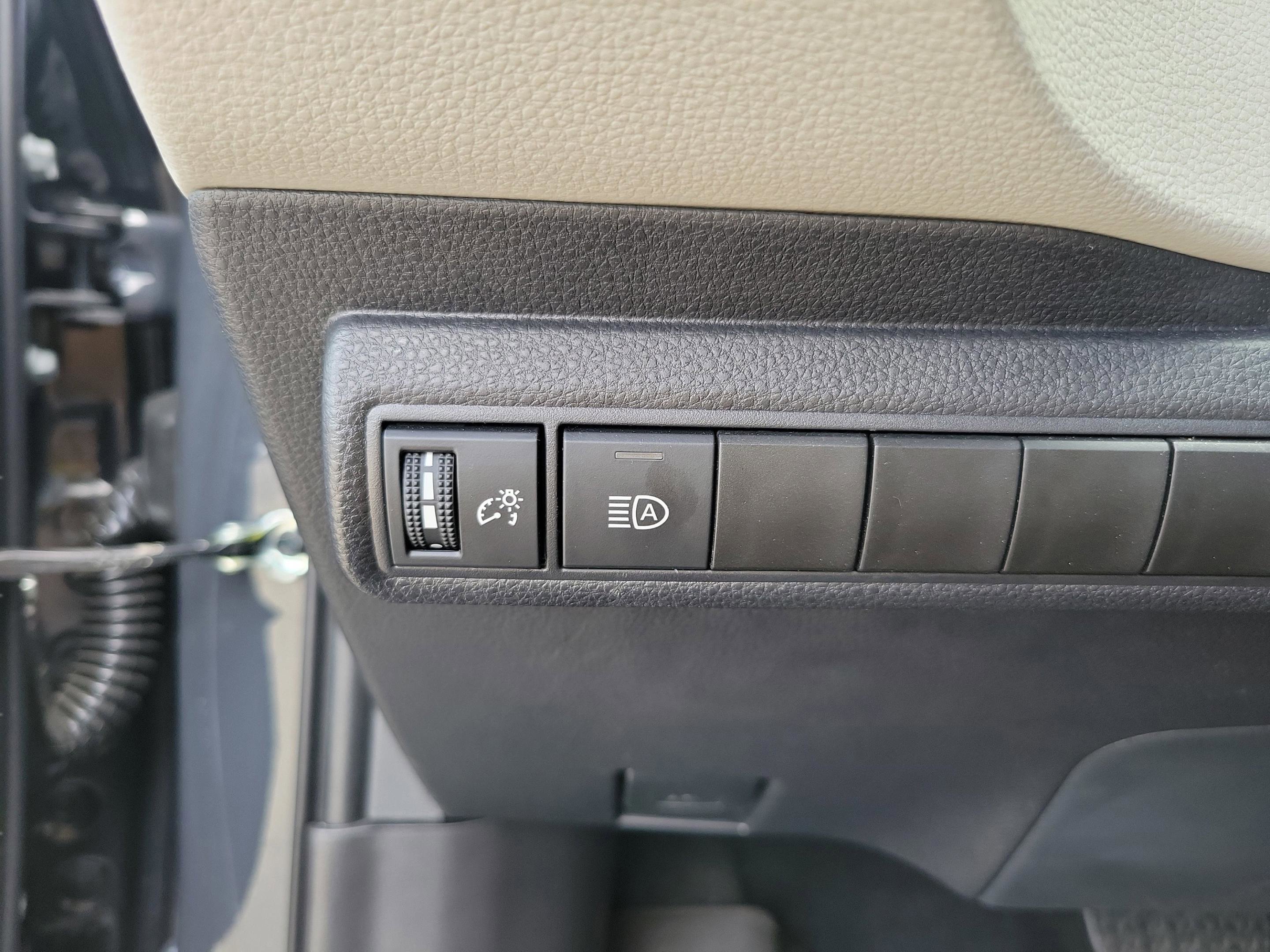 Used 2025 Toyota Corolla LE w/ Convenience Package image 15