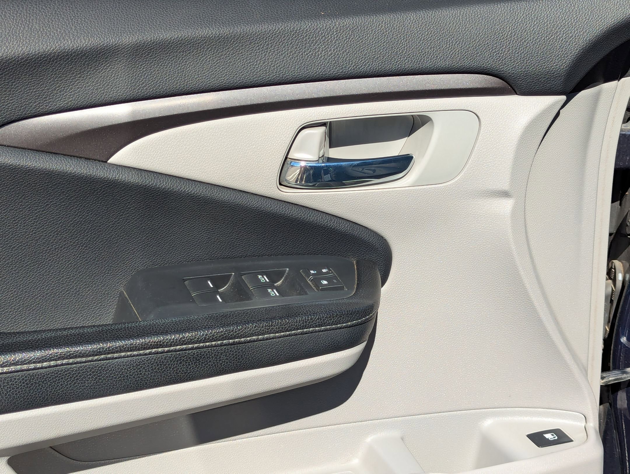 Certified 2017 Honda Ridgeline RTL-T image 12